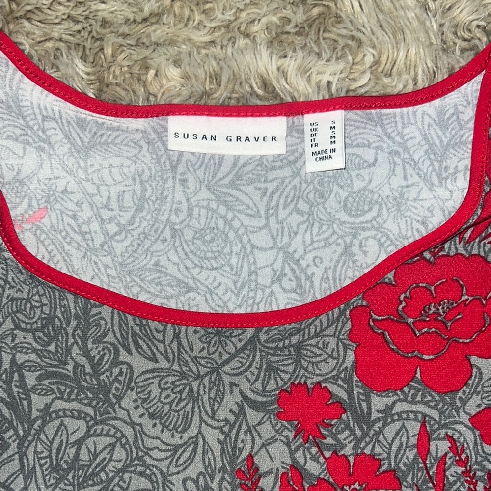 Susan Graver Floral Gray and Red Women's Top - Picture 2 of 5